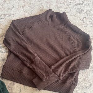 Alo Cropped Waffle Knit Mock Neck Pullover - Chocolate Brown m